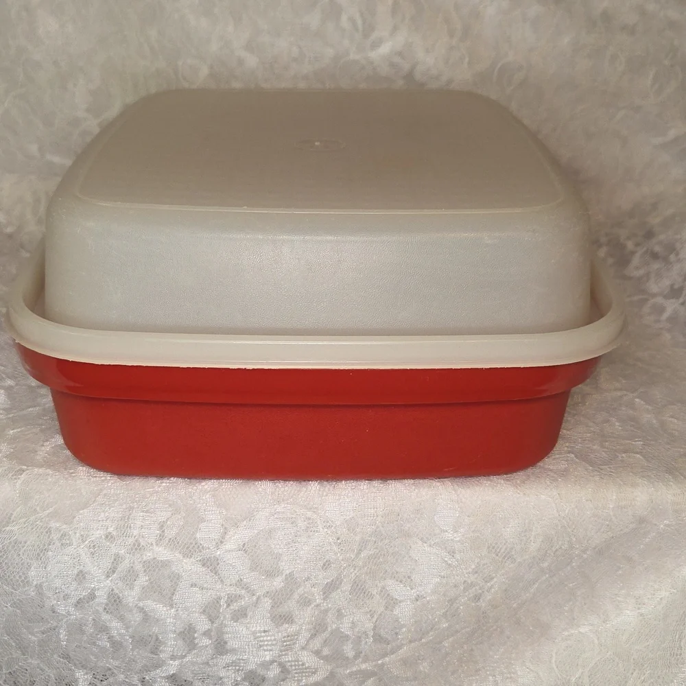 Tupperware: Marinade Container - Picture 2 of 13